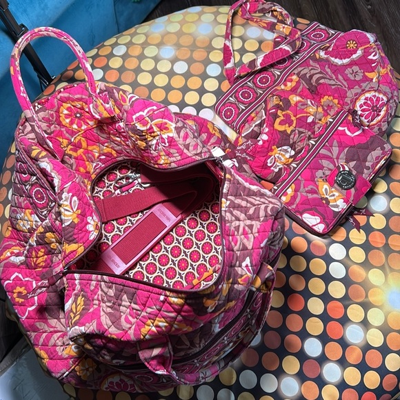 Vera Bradley three piece travel tote purse and wallet set - Picture 4 of 16